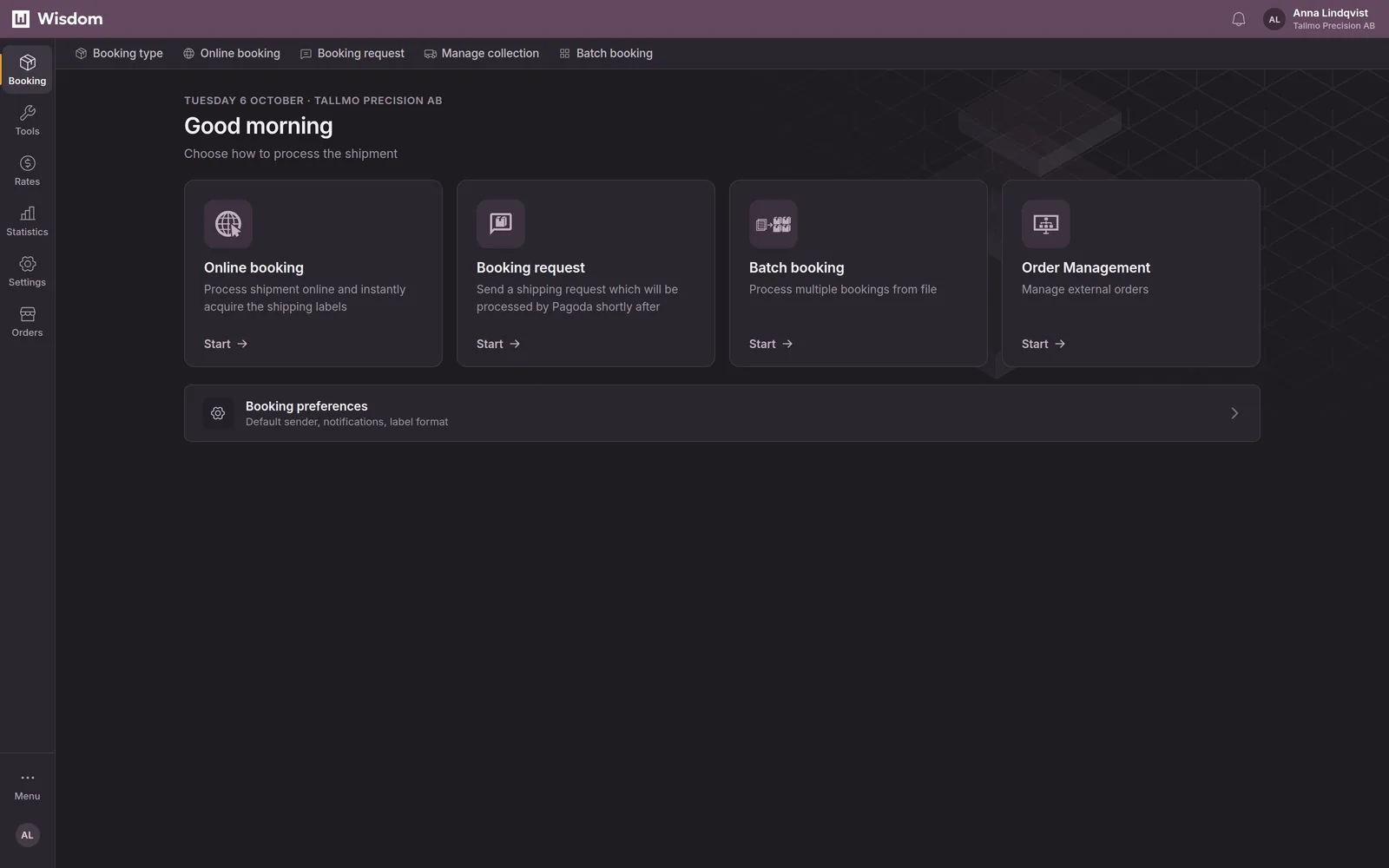 Wisdom’s start page in dark mode: choose a booking type — online booking, booking request, batch booking or order management.